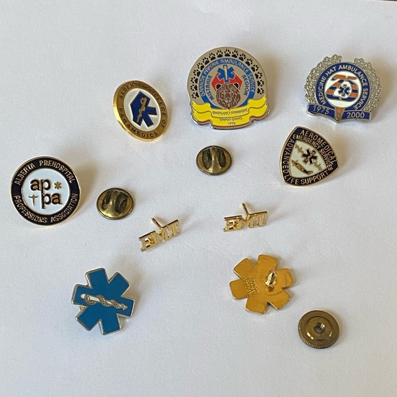 Alberta EMS Pins - Picture 2 of 10